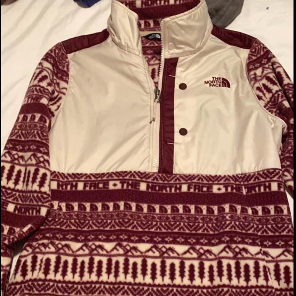 Fleece North Face pullover